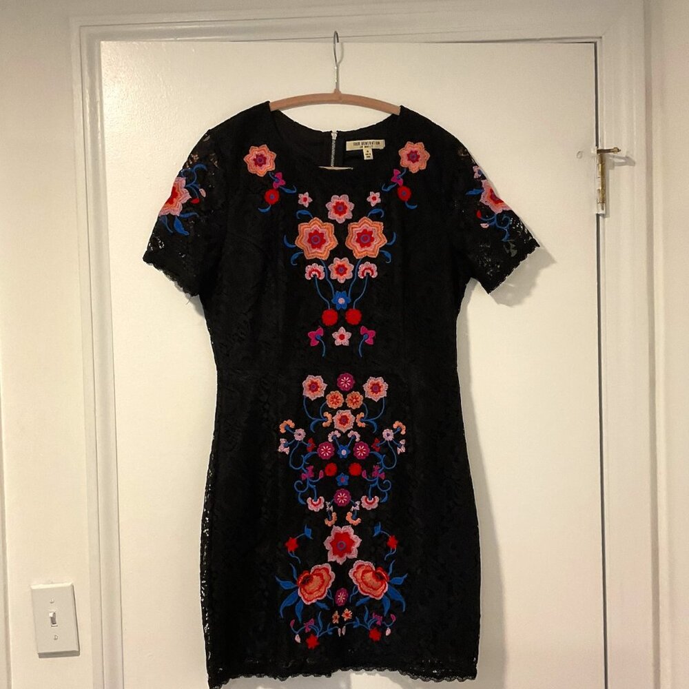 FREE GENERATION Los Angeles Black Pink Floral Embroidered Lace Overlay Dress M